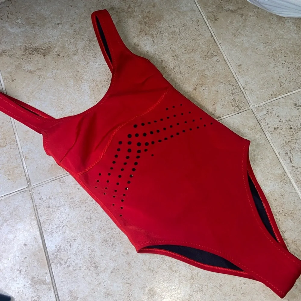 CYNTHIA ROWLEY RED SCUBA PERFORATED 1 PC SWIMWEAR - Picture 2 of 6